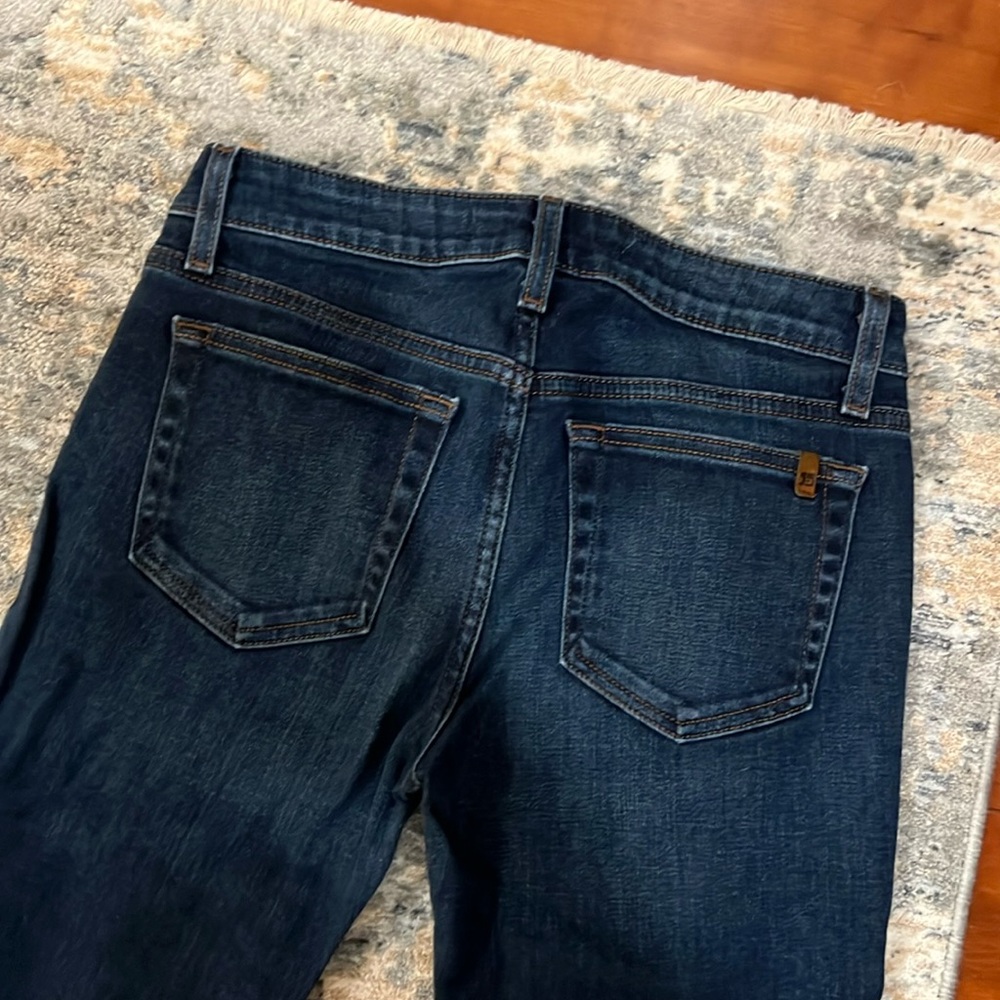 Like new Joes skinny booty jeans. 26 waist and 26 inseam. perfect for petites